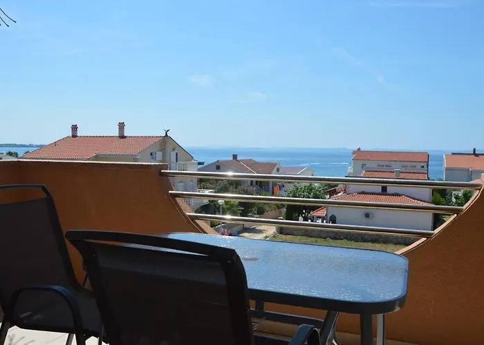 Dobra Apartament Vir